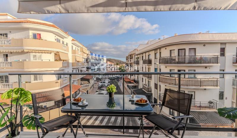 Foto 2f18a21d-e7f8-4b48-ab04-296b2640ed8a. Etagenwohnung mit parking pool in Casco Urbano Adeje