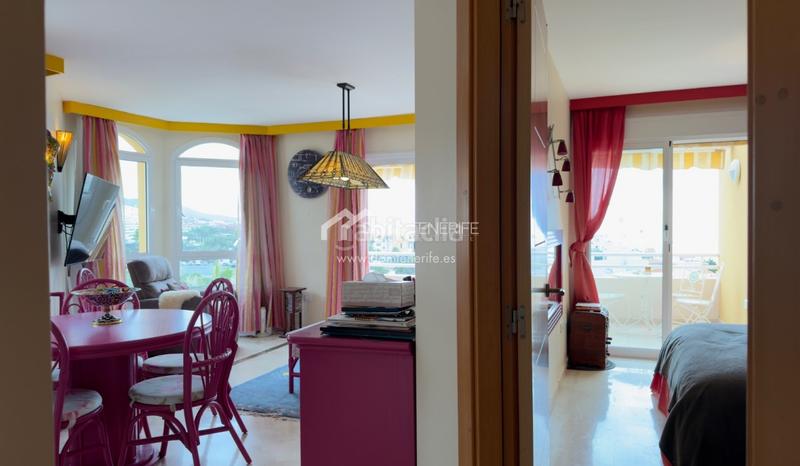 Foto 1c5176bc-abfb-432e-8101-7d94c499e61f. Etagenwohnung mit parking pool in La Caleta Adeje