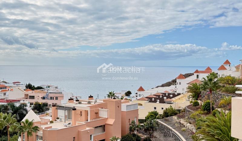 Foto 2d527f82-b5cb-46e2-8cb8-e080a32ce02b. Etagenwohnung mit parking pool in La Caleta Adeje