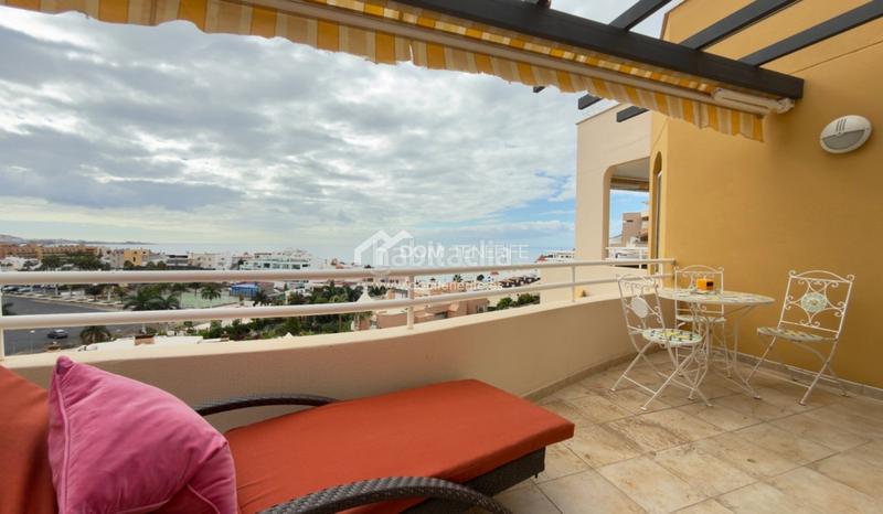 Foto 417e1329-6c00-4c87-932c-c8ff5eecc55a. Etagenwohnung mit parking pool in La Caleta Adeje