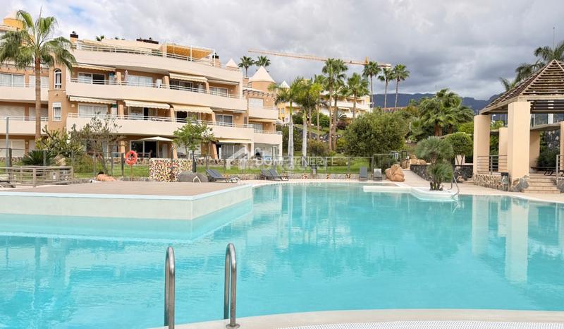 Foto 8250a344-3d2e-4acd-a341-0c9cf22f9e15. Etagenwohnung mit parking pool in La Caleta Adeje