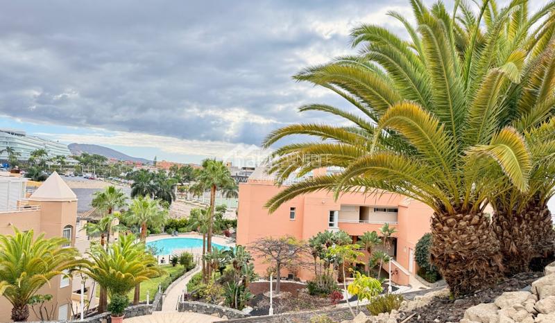 Foto 8c5afcfc-ab9b-45ea-bdcc-36fe73f72971. Etagenwohnung mit parking pool in La Caleta Adeje