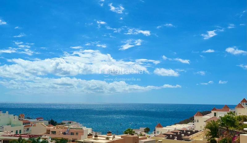 Foto bb67c1f7-5da3-41ec-ba7b-58f46b711200. Etagenwohnung mit parking pool in La Caleta Adeje