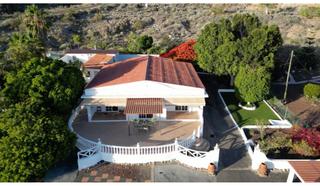 Casa en Playa de San Juan. Casa rstica construida en 1994 con una superficie edificada de
