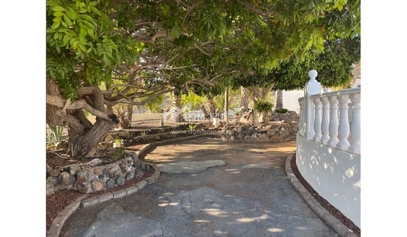 Foto f637f7b6-7a53-4843-836d-2b58cffde494. Casa amb aparcament a Playa de San Juan Guía de Isora