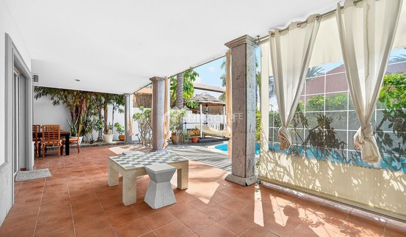 Foto 0cb9fe51-0206-40a8-812f-b5817dce7454. Casa amb aparcament piscina a Los Cristianos Arona