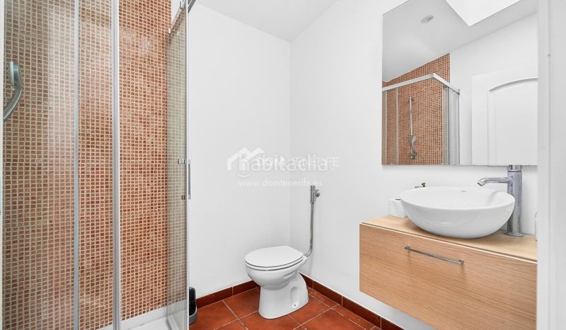 Foto 66df894c-2a14-4ef4-b70c-22a4475254ec. Casa amb aparcament piscina a Los Cristianos Arona