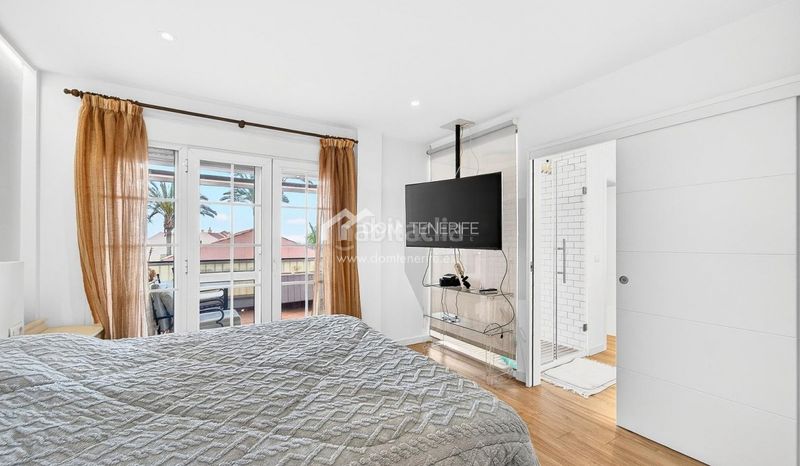 Foto bdb7d416-5018-4a2e-b30e-70e4ea46a96b. Casa amb aparcament piscina a Los Cristianos Arona