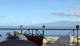 Affitto Attico in Torviscas Centro y Alto. Se alquila precioso apartamento con vistas al mar en el exclusiv