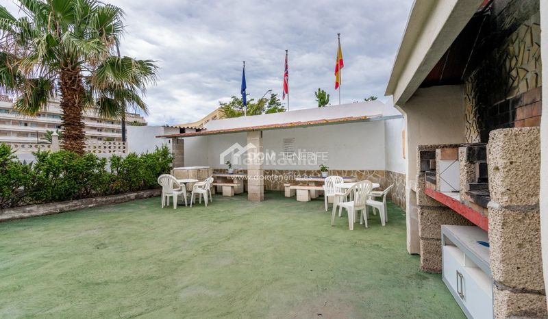 Foto 0329995c-c3c1-40d6-83bb-22afd57e563d. Casa amb aparcament piscina a Los Cristianos Arona