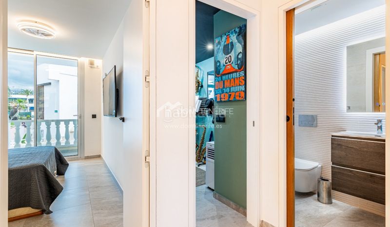 Foto d2c1534d-ace4-4fda-b88d-e6a3f0d4b49f. Casa amb aparcament piscina a Los Cristianos Arona