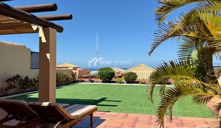 Casa a La Caleta. Descubra una excepcional villa de lujo en venta en la caleta, co