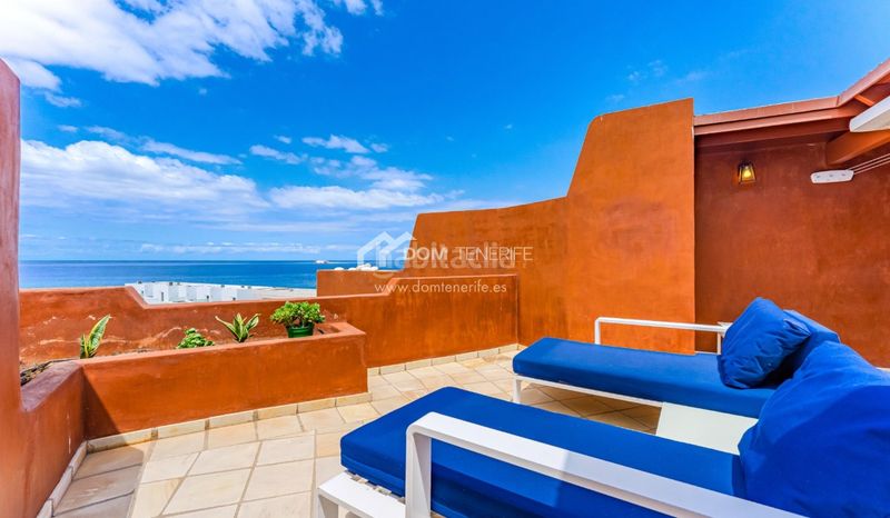 Foto 23b489d8-6257-40b5-aa88-fe0618755360. Piso dom tenerife real estate presenta un elegante ático dúplex en la codiciada comunidad costera de palmmar, en la soleada costa sur d en Arona