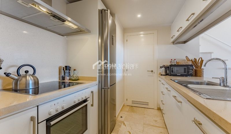 Foto 67a424f9-c479-4c1e-a5d4-ffaabbe7bf2a. Piso dom tenerife real estate presenta un elegante ático dúplex en la codiciada comunidad costera de palmmar, en la soleada costa sur d en Arona