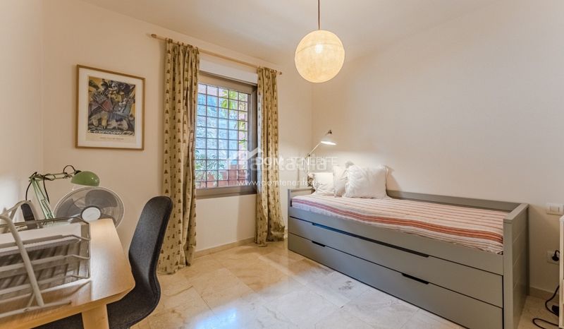 Foto 7eb98791-5369-4ffa-8c6a-cf41a3d89e2f. Piso dom tenerife real estate presenta un elegante ático dúplex en la codiciada comunidad costera de palmmar, en la soleada costa sur d en Arona