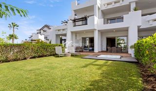 Pis a Playa de San Juan. 109 m de terraza y jardín privado con jacuzzi, sobre 81 m interi