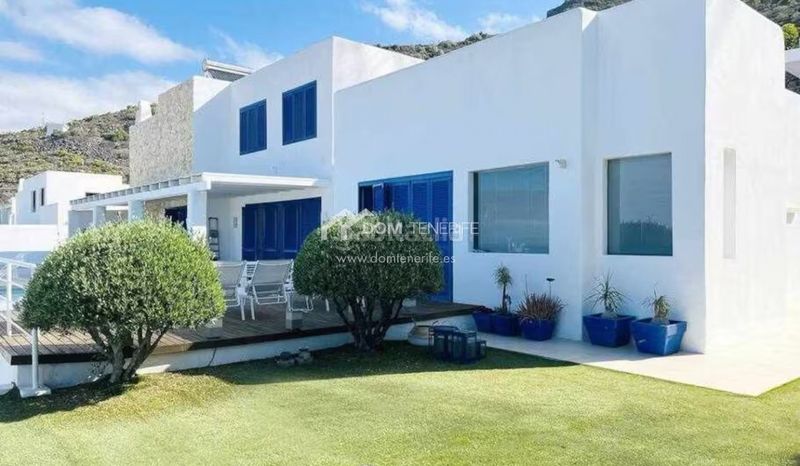 Foto 3054c0ac-364e-4edc-9f9d-3a13e937fa14. Casa amb calefacció aparcament piscina a Torviscas Centro y Alto Adeje