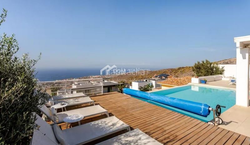 Foto 83c3e967-bed5-45cf-9e0f-2cec49da1114. Casa amb calefacció aparcament piscina a Torviscas Centro y Alto Adeje