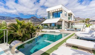 Casa a Playa Fañabé Alto. En venta  el madroñal  adejevilla con vistas al mar en el madroñ