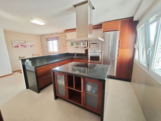 Etagenwohnung en Ordes. Excelente vivienda totalmente con terraza