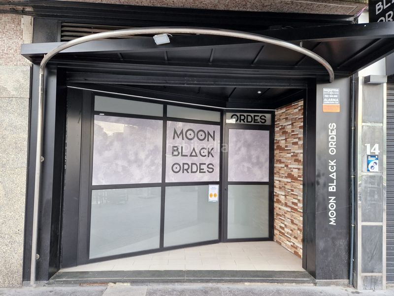 Foto 53898346-b9d9-46f5-a2c9-0ccb6ea372e0. Traspàs local comercial amb calefacció a Ordes