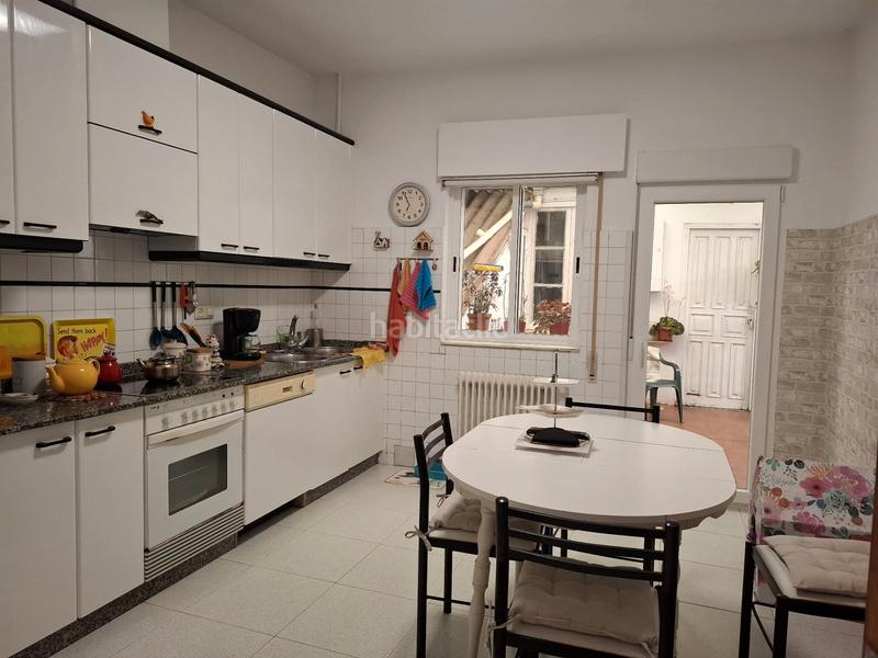 Foto b8457909-36a6-40e4-84ab-e414324ba3dd. Edifici a rúa josé antonio 18 a Ordes