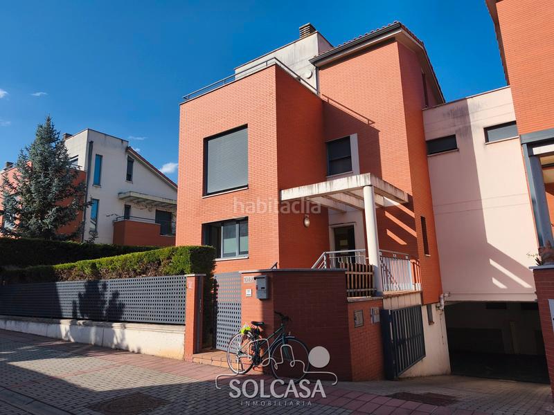 Foto 597ab861-184d-403b-b8ea-81d02654fca1. Casa bifamiliare con riscaldamento parcheggio in La Victoria - Puente Jardín Valladolid