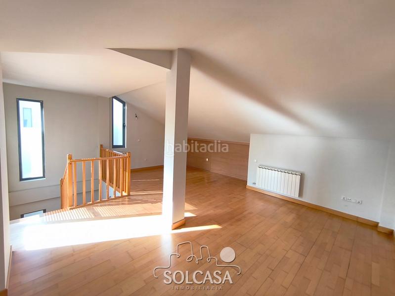 Foto 87a10592-67d9-4903-8c73-69aa592d51e7. Casa bifamiliare con riscaldamento parcheggio in La Victoria - Puente Jardín Valladolid