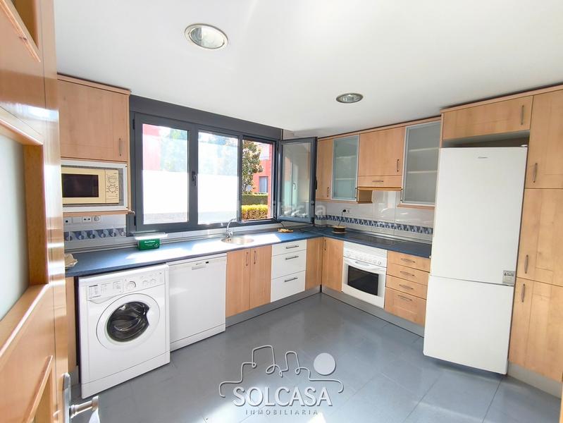 Foto a614cbfd-e5fe-48c0-9d0e-a7aa9f241fb0. Casa bifamiliare con riscaldamento parcheggio in La Victoria - Puente Jardín Valladolid