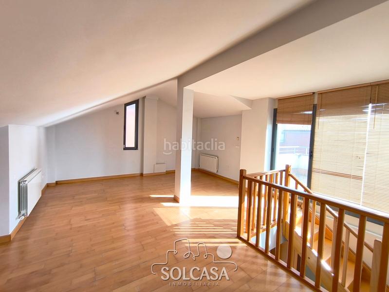 Foto e38f55d2-5a8c-4493-951a-76f28d1e3ba3. Casa bifamiliare con riscaldamento parcheggio in La Victoria - Puente Jardín Valladolid