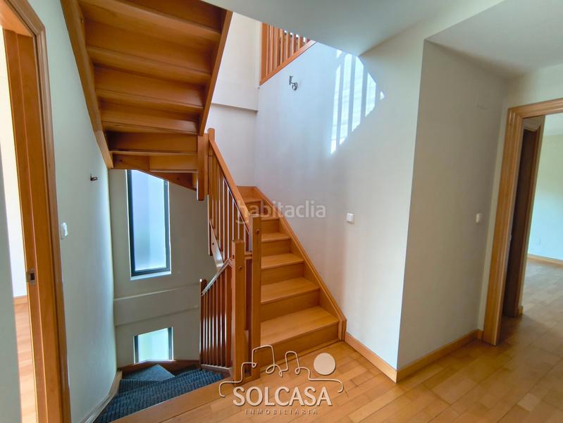 Foto e6db3d05-5f24-45f6-aa11-b083bf0f4d6d. Casa bifamiliare con riscaldamento parcheggio in La Victoria - Puente Jardín Valladolid