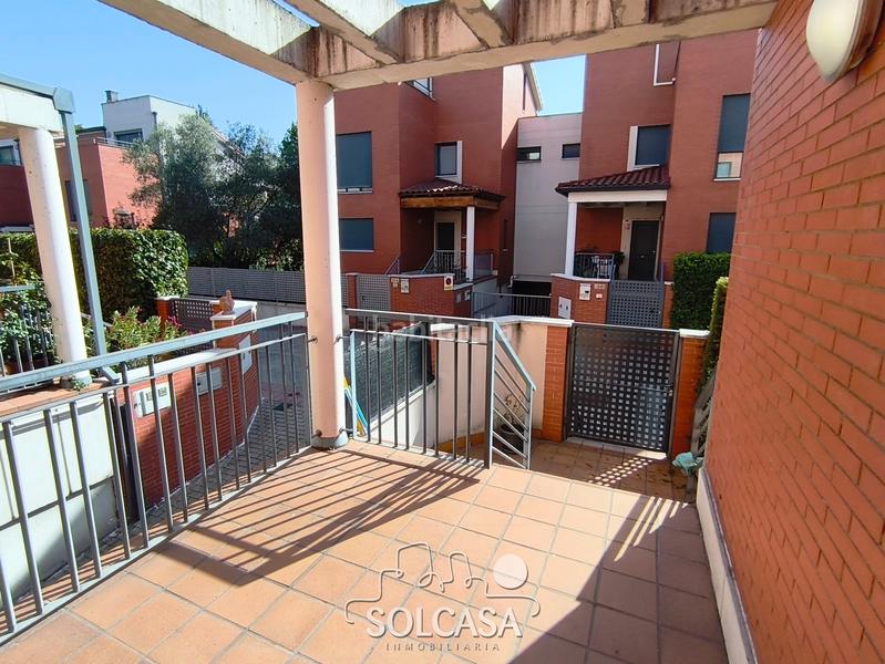 Foto f7e4d21c-e1d7-405c-808c-56430ac3e70f. Casa bifamiliare con riscaldamento parcheggio in La Victoria - Puente Jardín Valladolid