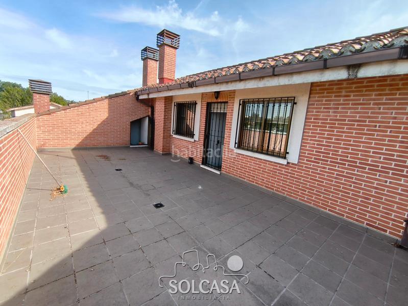 Foto 6ea4870c-6139-4feb-b326-d621eaa10b2e. Chalet mágnifico chalet independiente en urb. las aceñas () con piscina y nave de 200m en parcela urbana de 3700m en Simancas