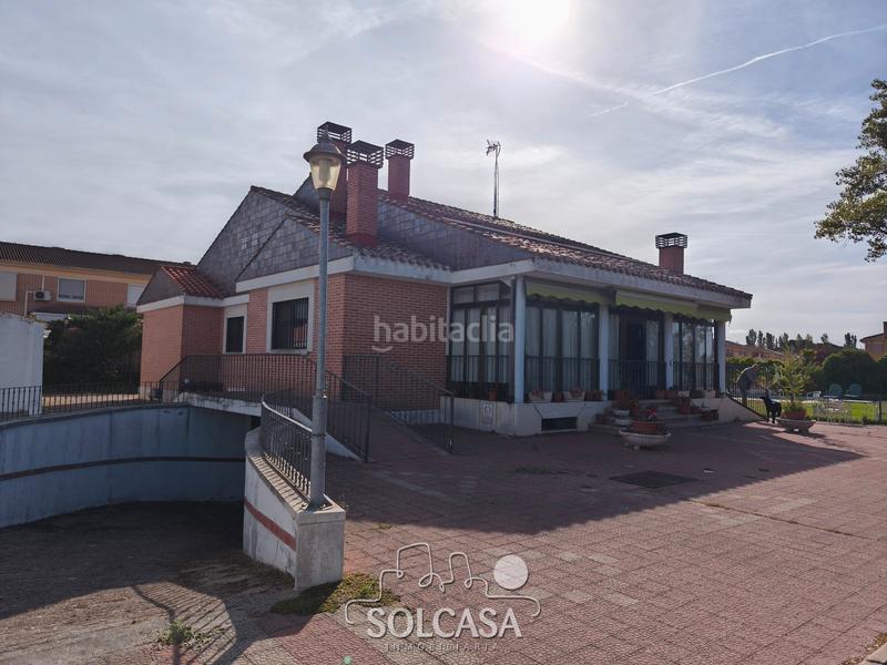 Foto c146795c-fb8e-45af-9f4c-e70aea30452e. Chalet mágnifico chalet independiente en urb. las aceñas () con piscina y nave de 200m en parcela urbana de 3700m en Simancas