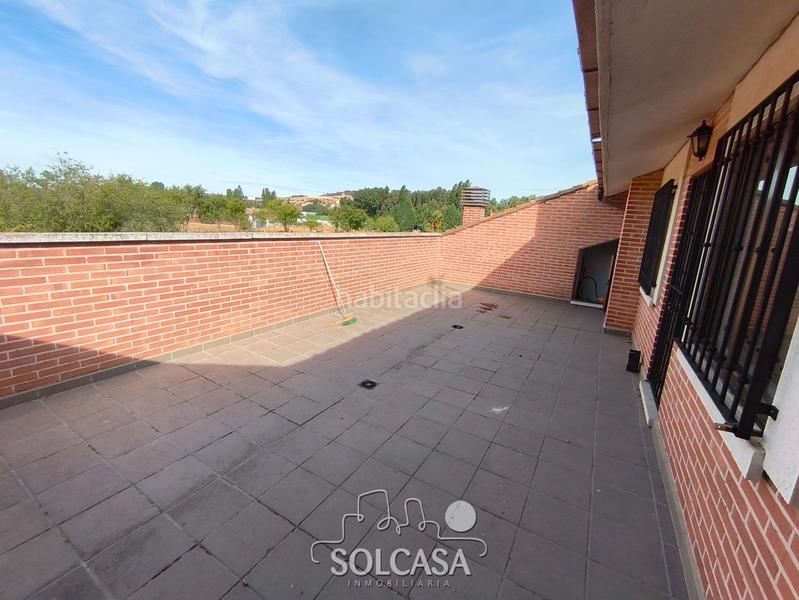 Foto e10cded5-6e23-4217-99af-47db55fbe806. Chalet mágnifico chalet independiente en urb. las aceñas () con piscina y nave de 200m en parcela urbana de 3700m en Simancas