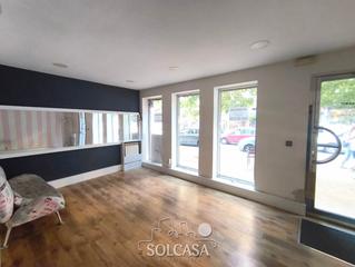 Lloguer Local Comercial a Calle dársena 7. Local acondicionado como peluqeuria en el centro de la vicotria