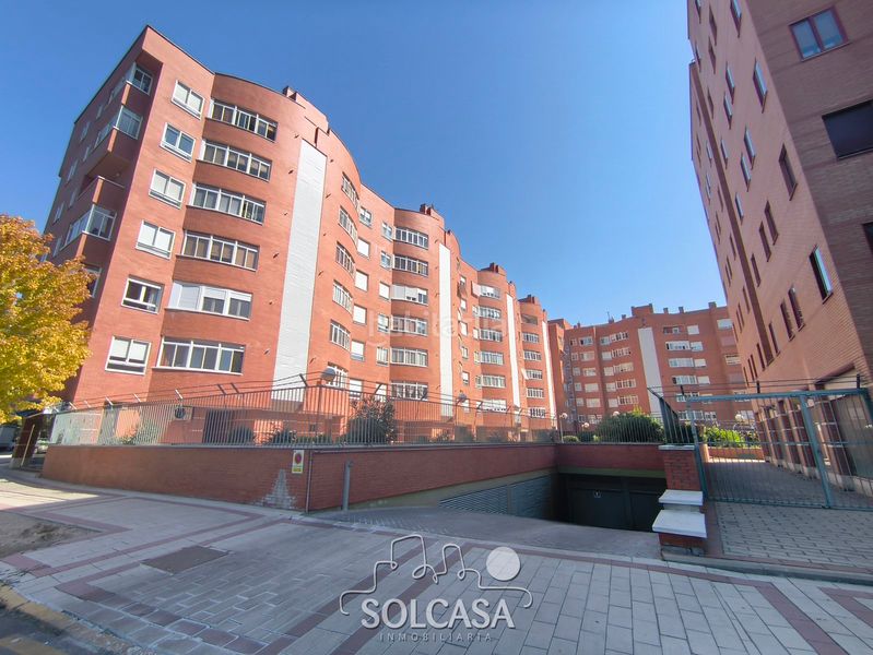 Foto cccd32c9-4703-4fd6-b5e5-c927b16a3b5e. Aparcament cotxe a La Victoria - Puente Jardín Valladolid
