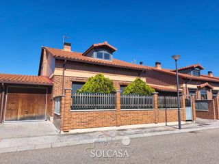 Chalet  Calle de piña de esgueva. Chalet pareado en urb. athenea en renedo de esgueva