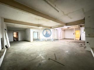 Local Comercial a Eixample. Oportunidad - chollo por m2