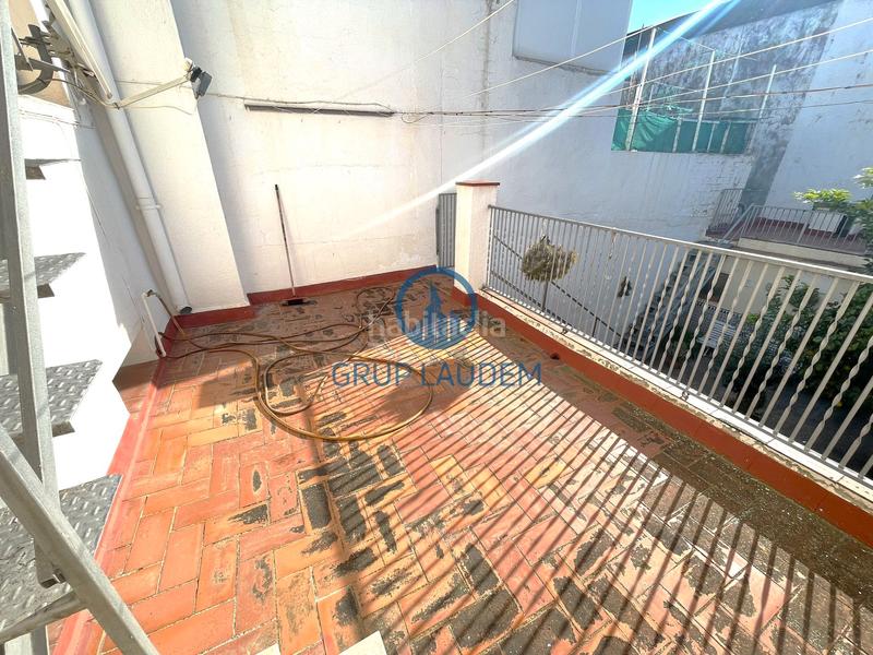 Foto 613eecbd-02ee-40e5-9549-fbc4d479c9c1. Casa a Eixample Mataró