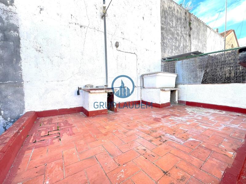 Foto f5cc516d-2d02-403f-aefb-b0b452ecd67c. Casa a Eixample Mataró