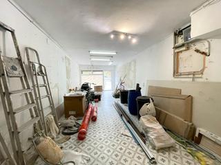 Local Comercial en Perams. Pequeo local con posibilidades