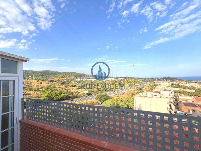Foto 7f5bbb87-5e76-4fc8-b7fd-b39c98ee2fe8. Àtic amb calefacció aparcament a Vista Alegre Mataró