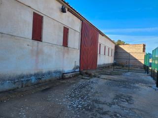 Lloguer Nau industrial a Pasaje pajarillas 2a. Nave con terreno en carretera de burgos