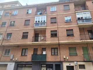 Etagenwohnung  Calle san martín finojosa 2. Piso en calle san martin de finojosa nº 2