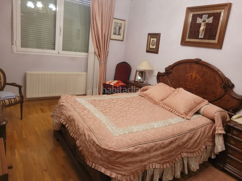 Foto b8af746c-f942-42fe-a4d4-1a204eff3293. Casa adossada amb xemeneia calefacció aparcament a Soria