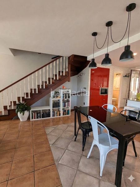 Foto ff4330e4-1423-4e7b-8f32-ac2683308000. Casa adossada amb xemeneia aparcament a Amorebieta - Etxano
