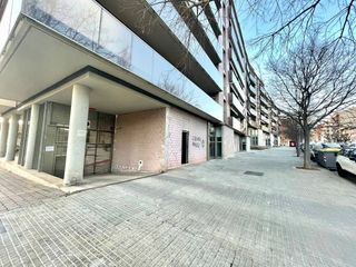 Local Comercial  Francesc moragas. Local comercial en venda a manresa, zona valldaura