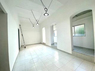 Location Local commercial  Barcelona. Local de alquiler situado a pie de calle en zona comercial de la