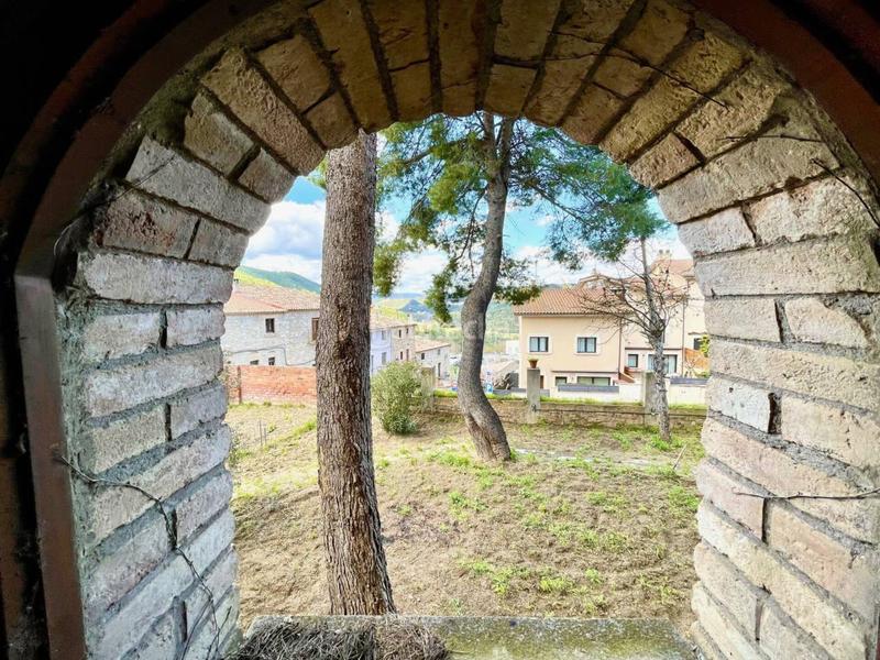 Foto b811e086-162a-425e-90bd-1c2905c74591. Bauernhof mit heizung parking in Castellgalí